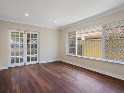 10 Grey Street, Bayswater WA 6053