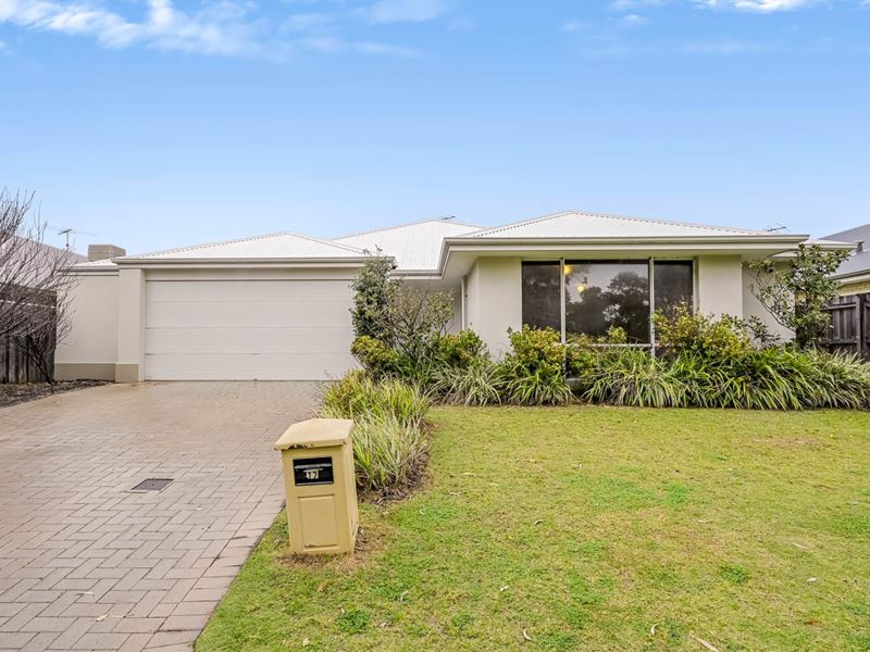 12 Santalum Circus, Halls Head WA 6210