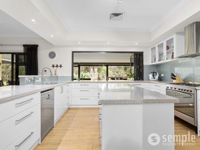 176 Craddon Road, Oakford WA 6121