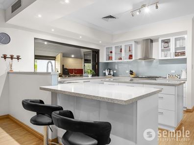 176 Craddon Road, Oakford WA 6121