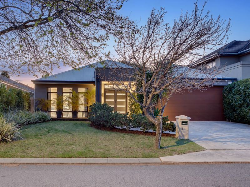 11 Locarno Close, Stirling WA 6021