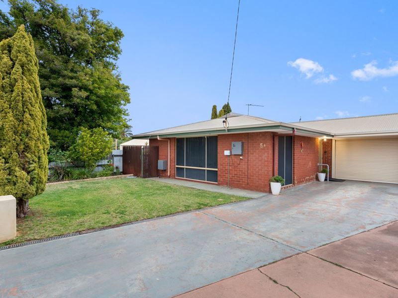 5A Eccles Place, Hannans