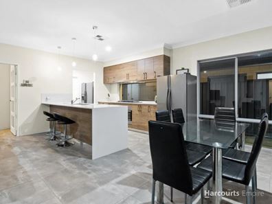 3 Woodloes Street, Piara Waters WA 6112