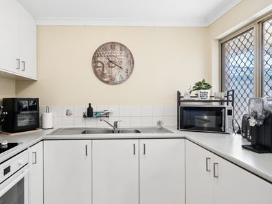 24 Burton Retreat, Stratton WA 6056