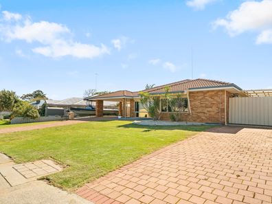 36 Silvertop Avenue, Halls Head WA 6210