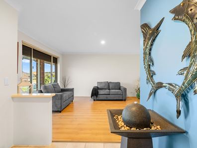 36 Silvertop Avenue, Halls Head WA 6210