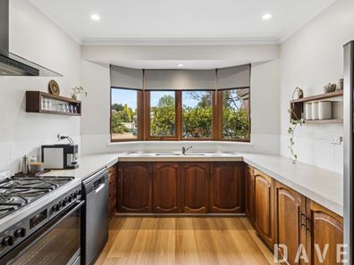 15 Stratford Place, Kingsley WA 6026