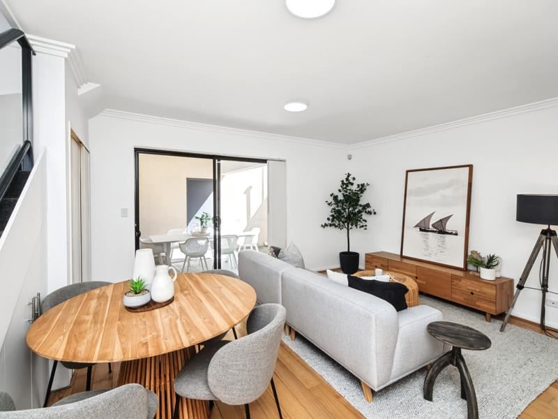 2/6 Leeder Street, Glendalough WA 6016