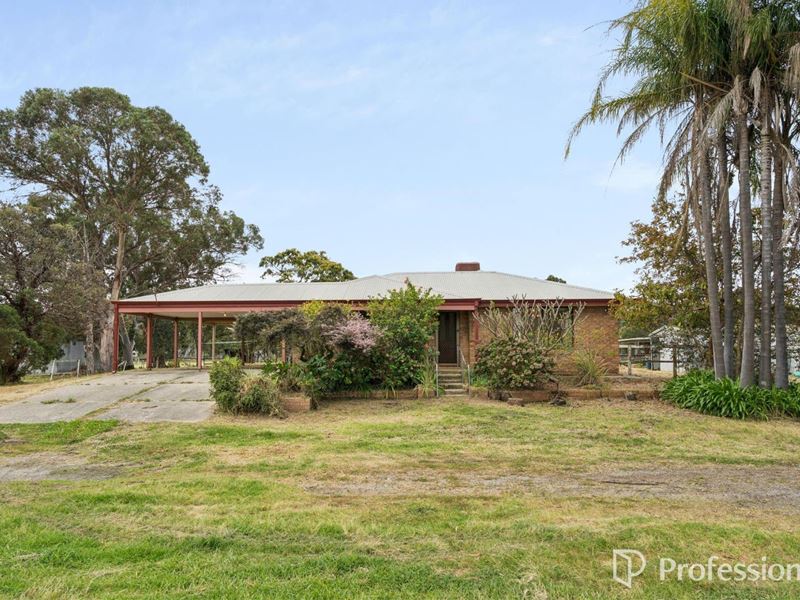 9 Rain Lover Court, Darling Downs WA 6122