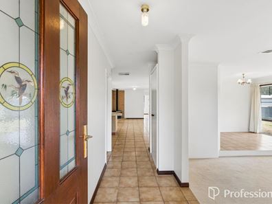 9 Rain Lover Court, Darling Downs WA 6122