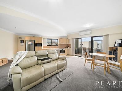 64/6 Walsh Loop, Joondalup WA 6027