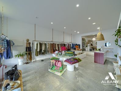 Retail - SIGNATURE BOUTIQUE - OPPORTUNITY CALLING