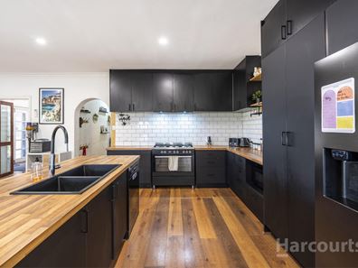 6 Waterfall Cove, Greenfields WA 6210