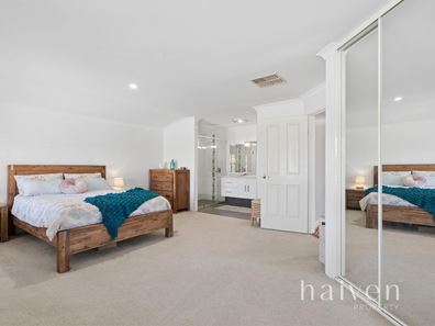 4 Hyde Close, Canning Vale WA 6155