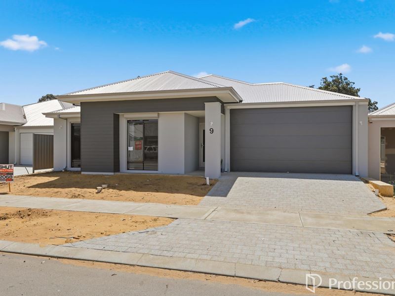 9 Lechenaultia Way, Kwinana Town Centre WA 6167