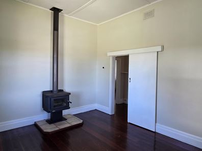 11 McLeod St, Kojonup WA 6395