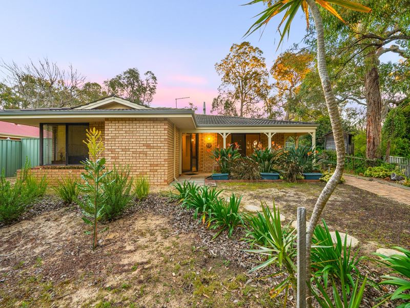 8 Glebe Road, Roleystone WA 6111