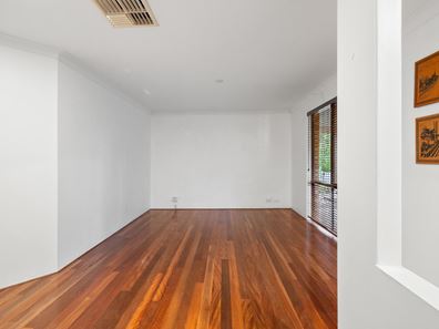 8 Glebe Road, Roleystone WA 6111
