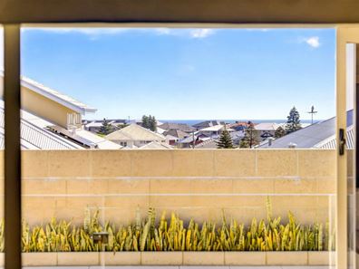 11 Holloways Ridge, Secret Harbour WA 6173