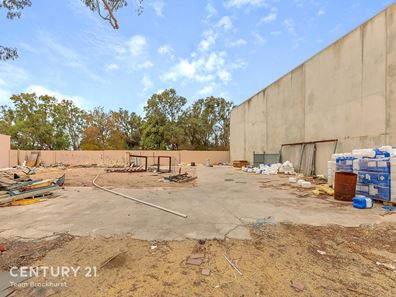 10 Madrid Place, Maddington WA 6109