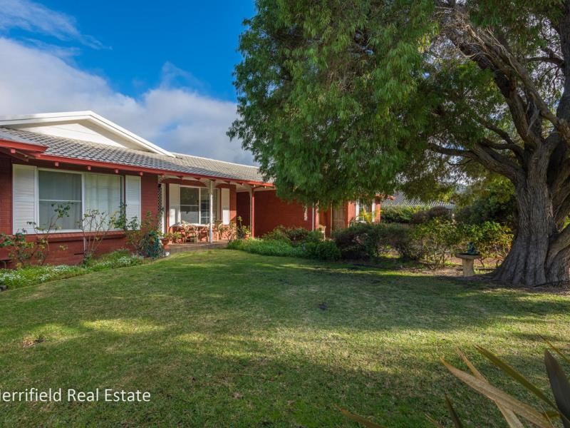 2/11 Wollaston Road, Middleton Beach