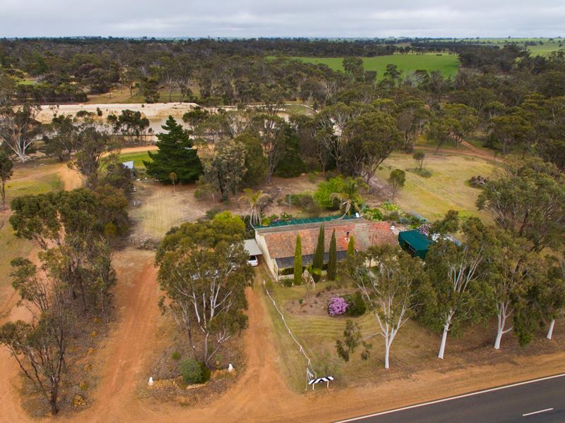 30328 Great Southern Hwy, Broomehill Village WA 6318