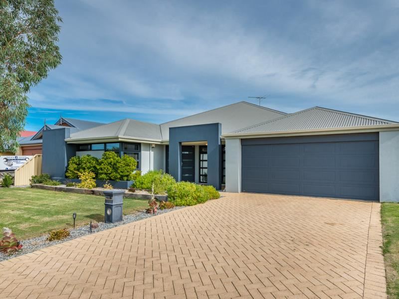 15 Benjamin Crescent, Tapping WA 6065