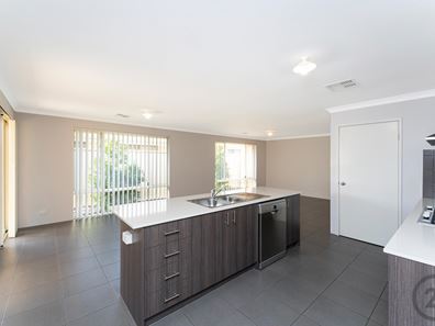 76 Malata Ridge, Lakelands WA 6180