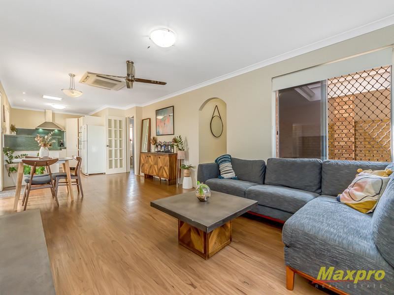 11 Diviney Crt, Parkwood