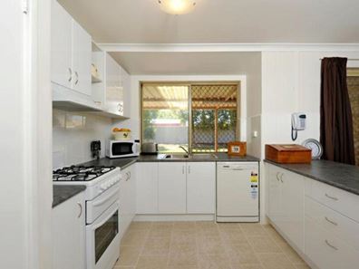 6 Chittering Place, Cooloongup WA 6168