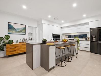 5 Huxley Drive, The Vines WA 6069