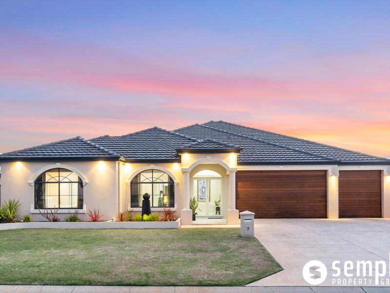 7 Halcyon Way, Atwell