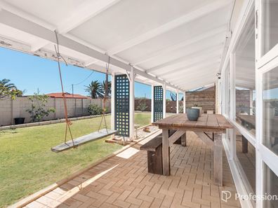 14 Hakea Street, Tarcoola Beach WA 6530