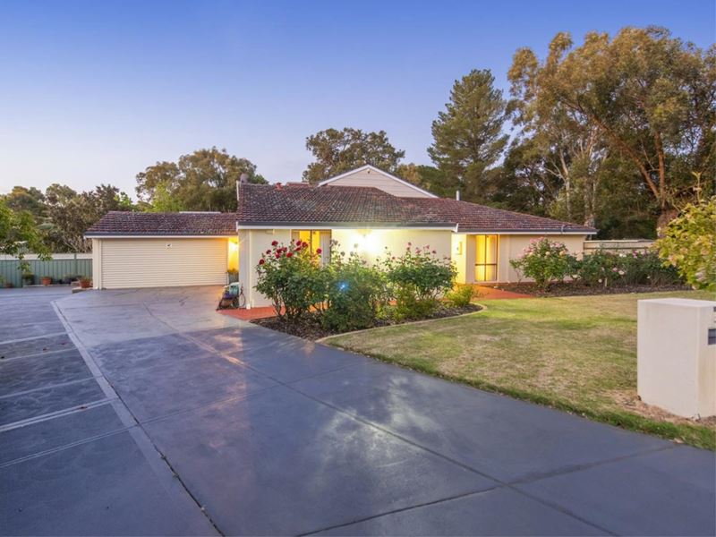 37 Carob Tree Place, Lesmurdie