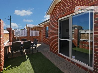 9A Charles East Street, Midland WA 6056