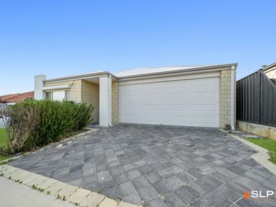 16 Snugglepot Street, Banksia Grove WA 6031