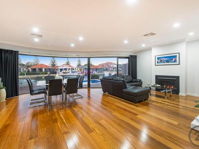 28 Aztec Island Retreat, Halls Head WA 6210