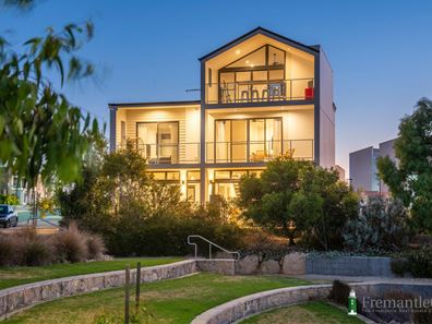 13 Benella Lane, North Coogee WA 6163