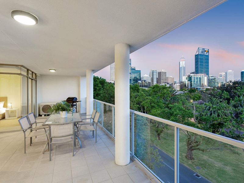 23/138 Mounts Bay Road, Perth