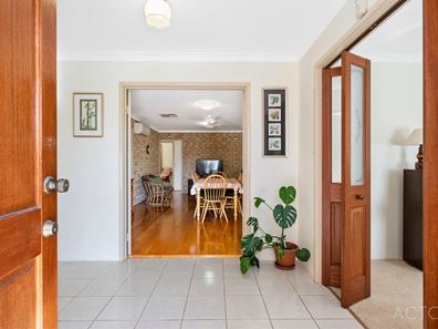 10 Melaleuca Terrace, Halls Head WA 6210