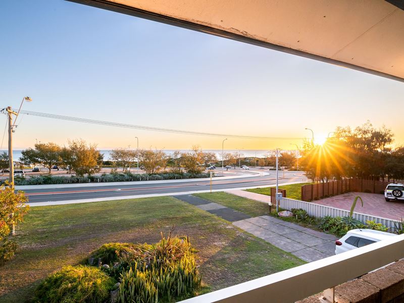 24 Oceanside Promenade, Mullaloo