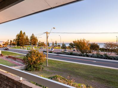 24 Oceanside Promenade, Mullaloo WA 6027