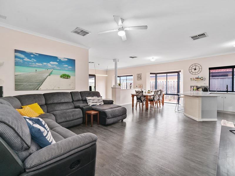 6 Thacker Way, Ellenbrook
