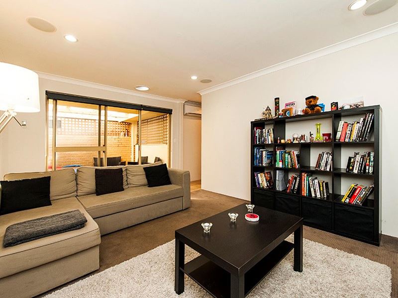 11/9 Juniper Place, Ballajura