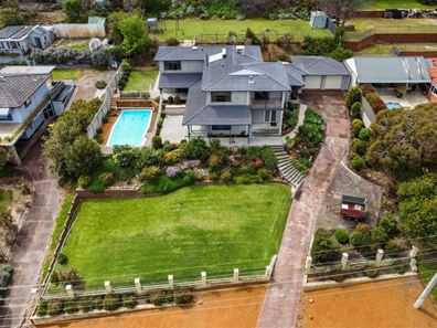 86 Basildon Road, Lesmurdie WA 6076