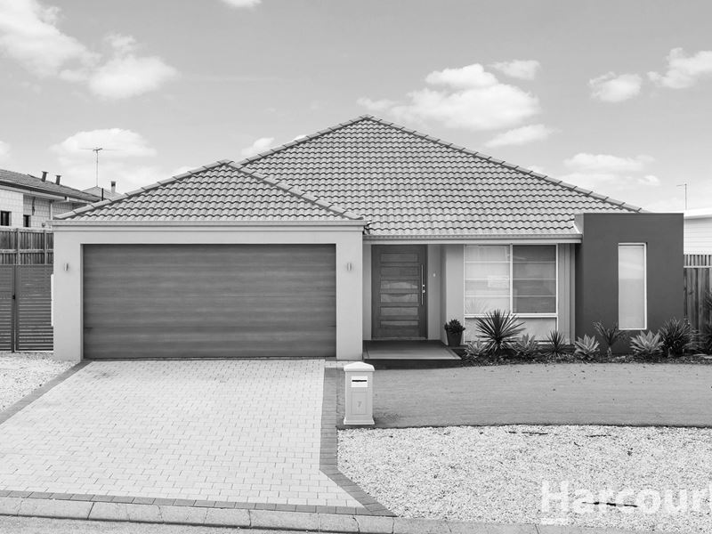 7 Buttercup Parkway, Halls Head WA 6210