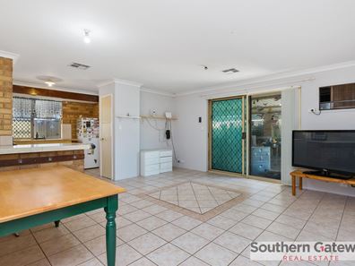 2 Brignell Gardens, Parmelia WA 6167