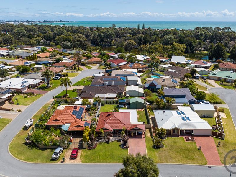 13 Summerlea Avenue, Meadow Springs