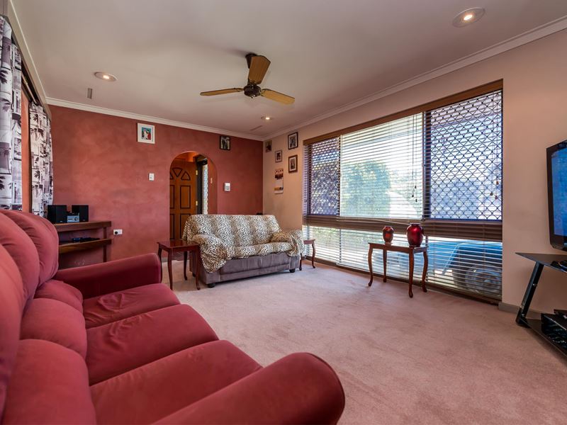 37 Embleton Avenue, Embleton