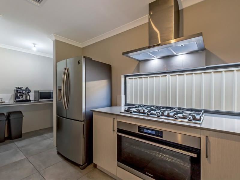 115 Eleanore Drive, Madora Bay